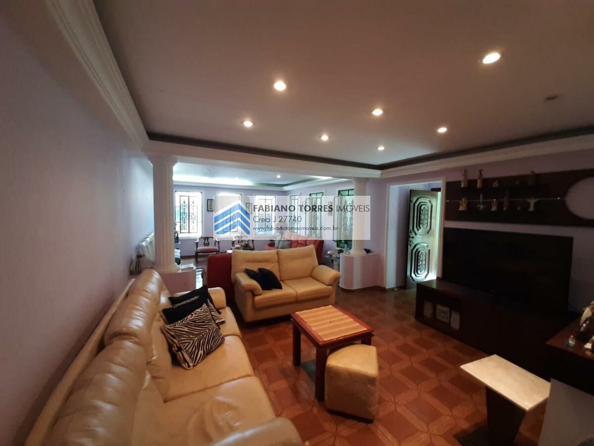 Sobrado à venda com 3 quartos, 310m² - Foto 1