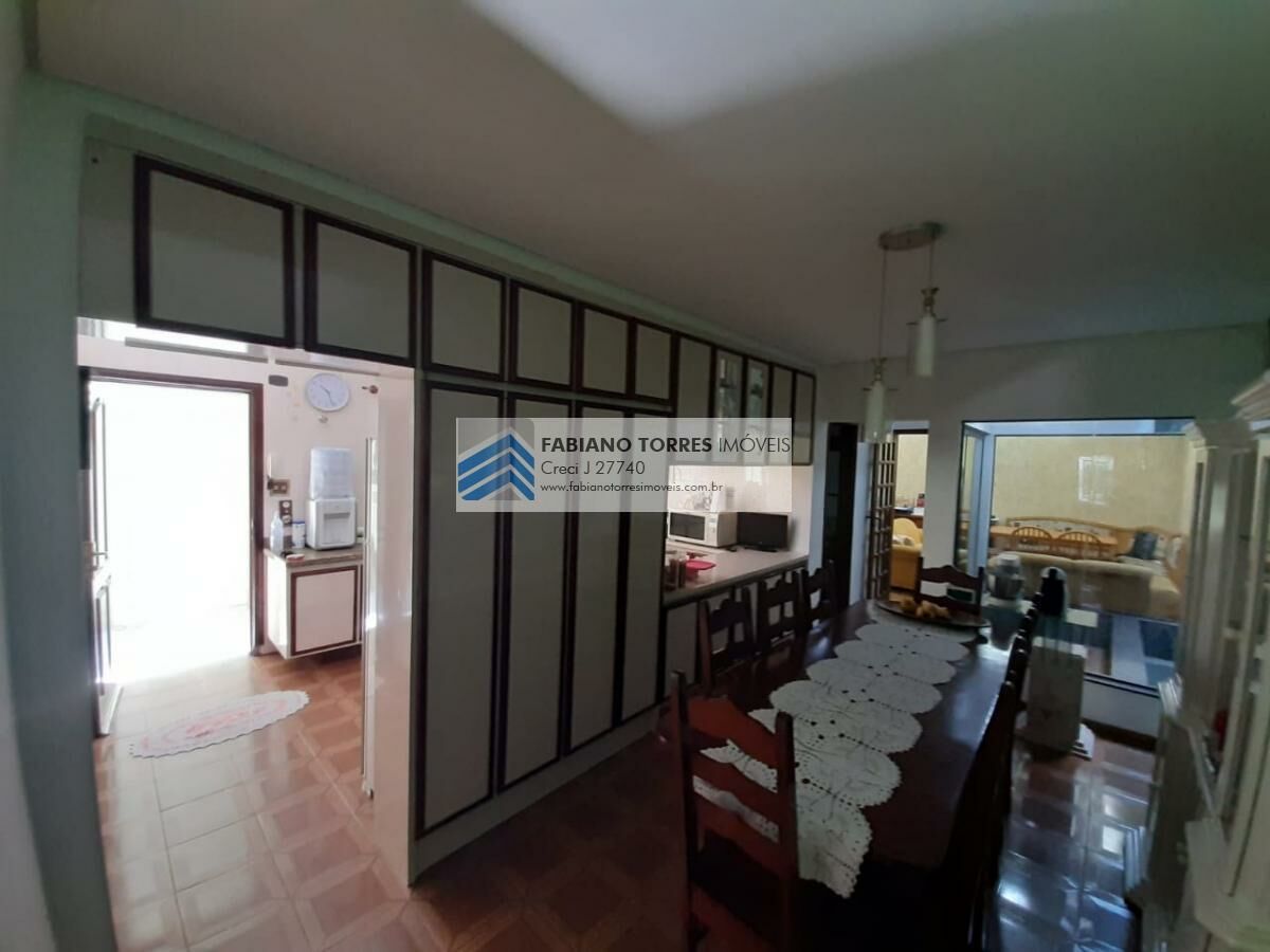 Sobrado à venda com 3 quartos, 310m² - Foto 12