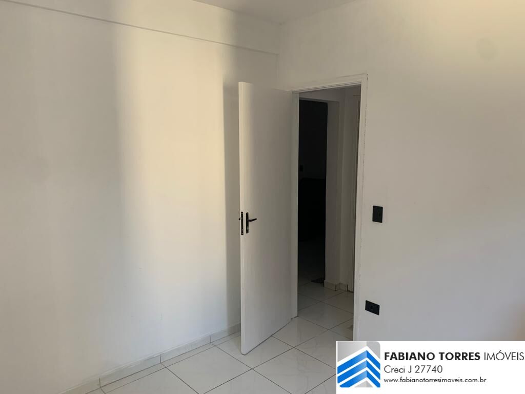 Apartamento à venda com 2 quartos, 70m² - Foto 3