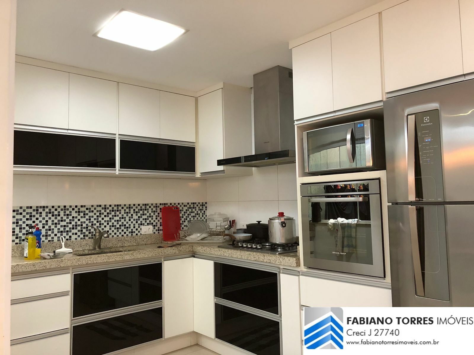 Sobrado, 3 quartos, 235 m² - Foto 1