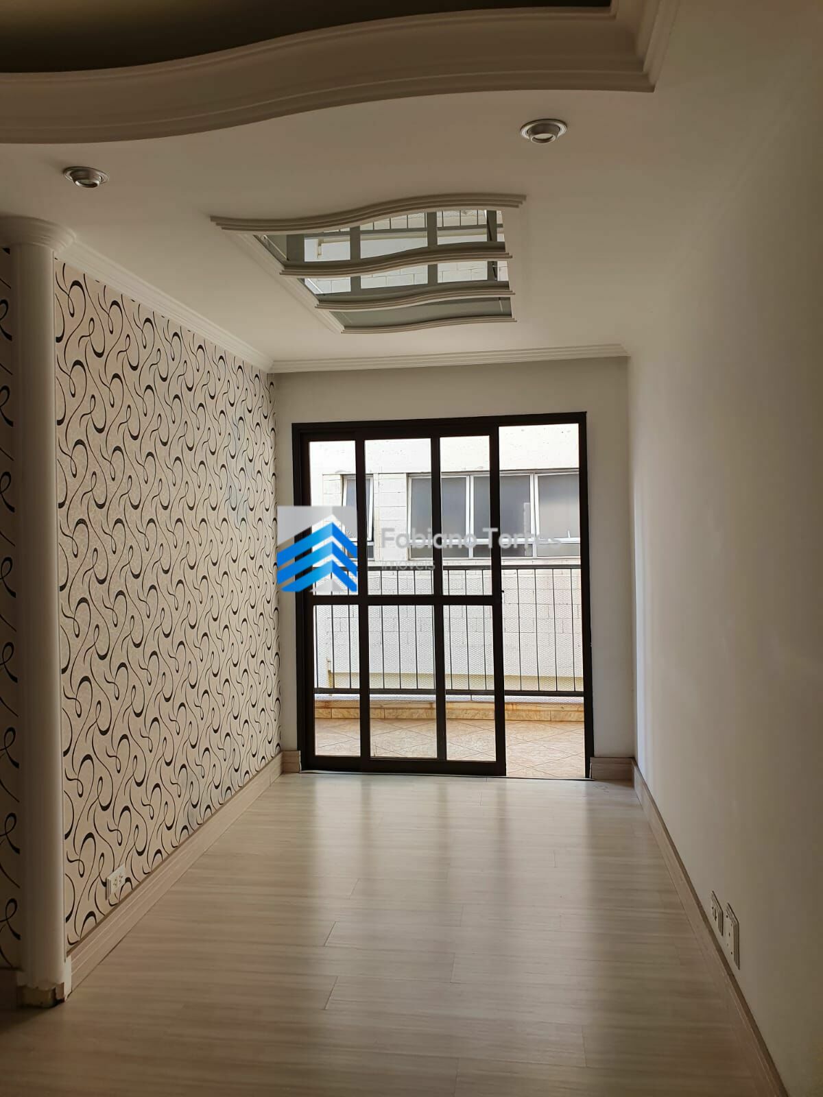 Apartamento à venda com 2 quartos, 77m² - Foto 1