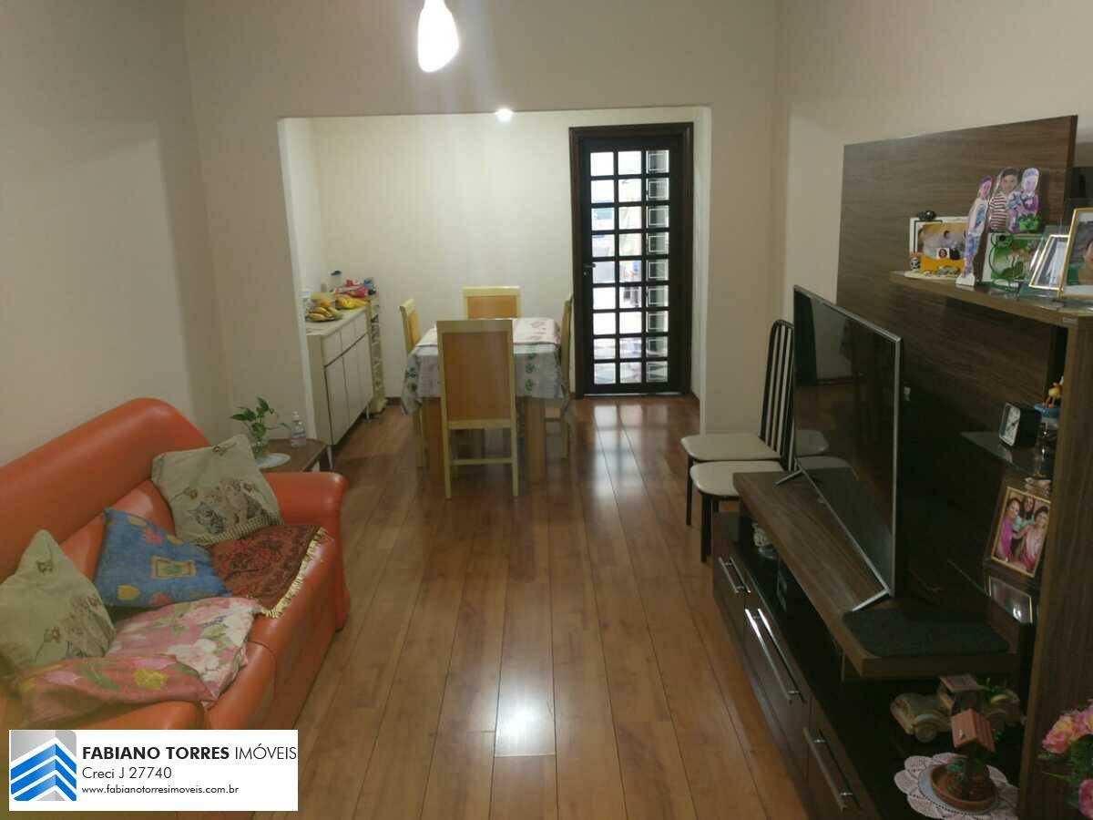 Casa à venda com 2 quartos, 150m² - Foto 4