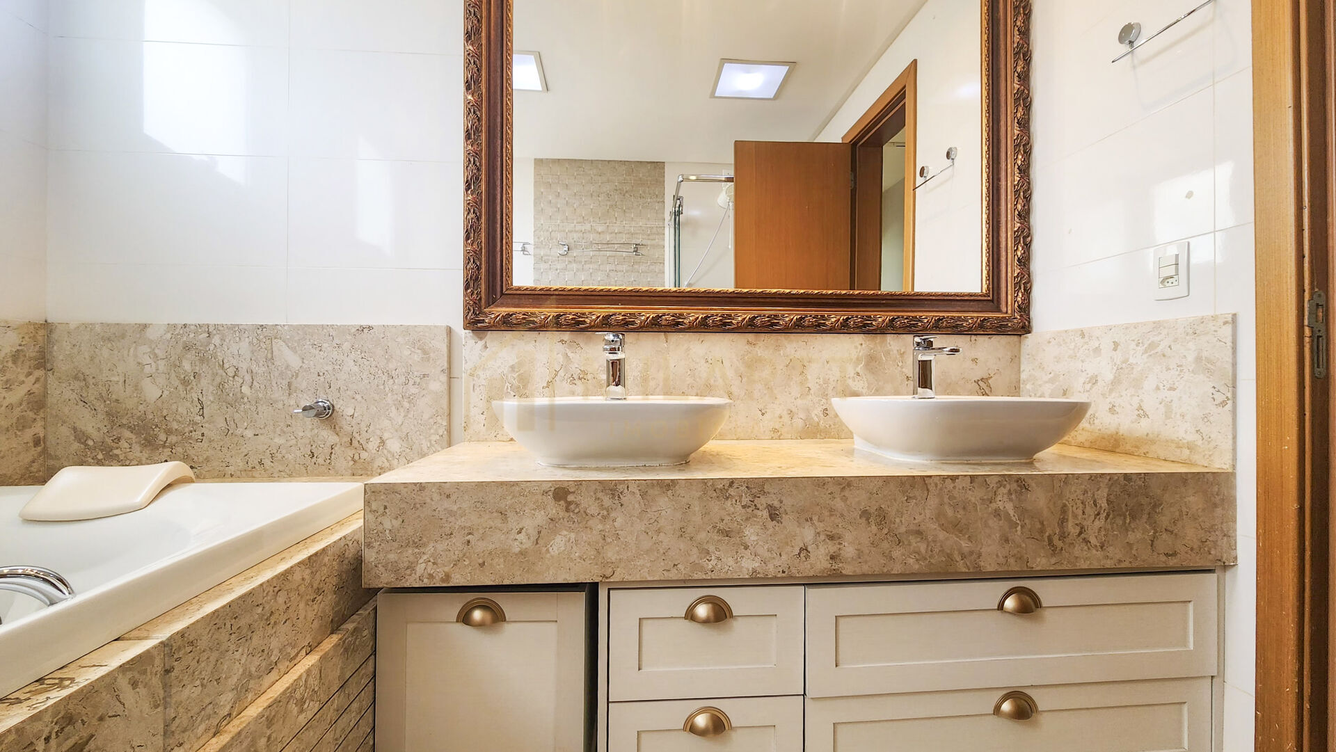 Apartamento · Alto Padrão — foto 17