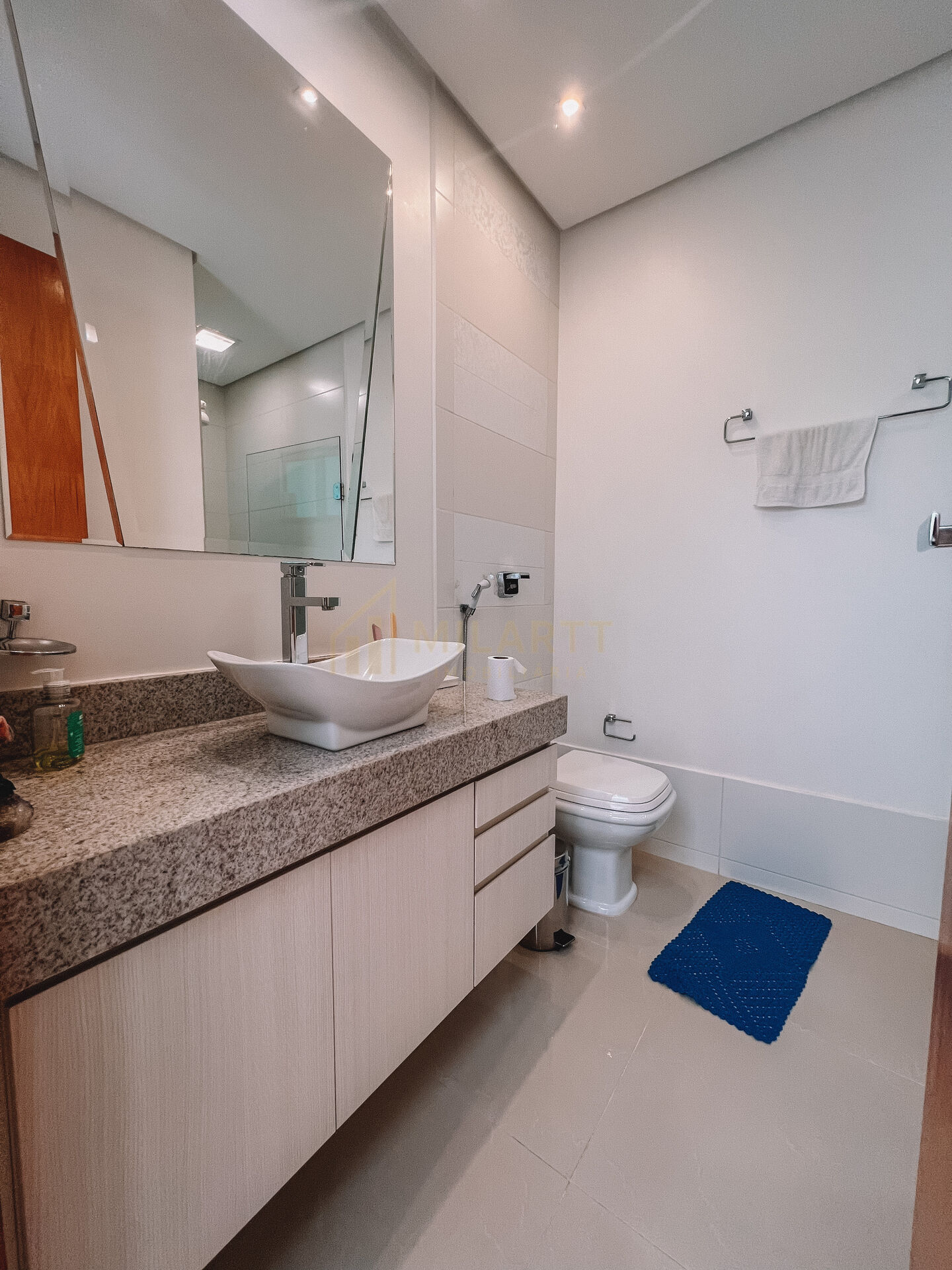 Casa · Sobrado — foto 2