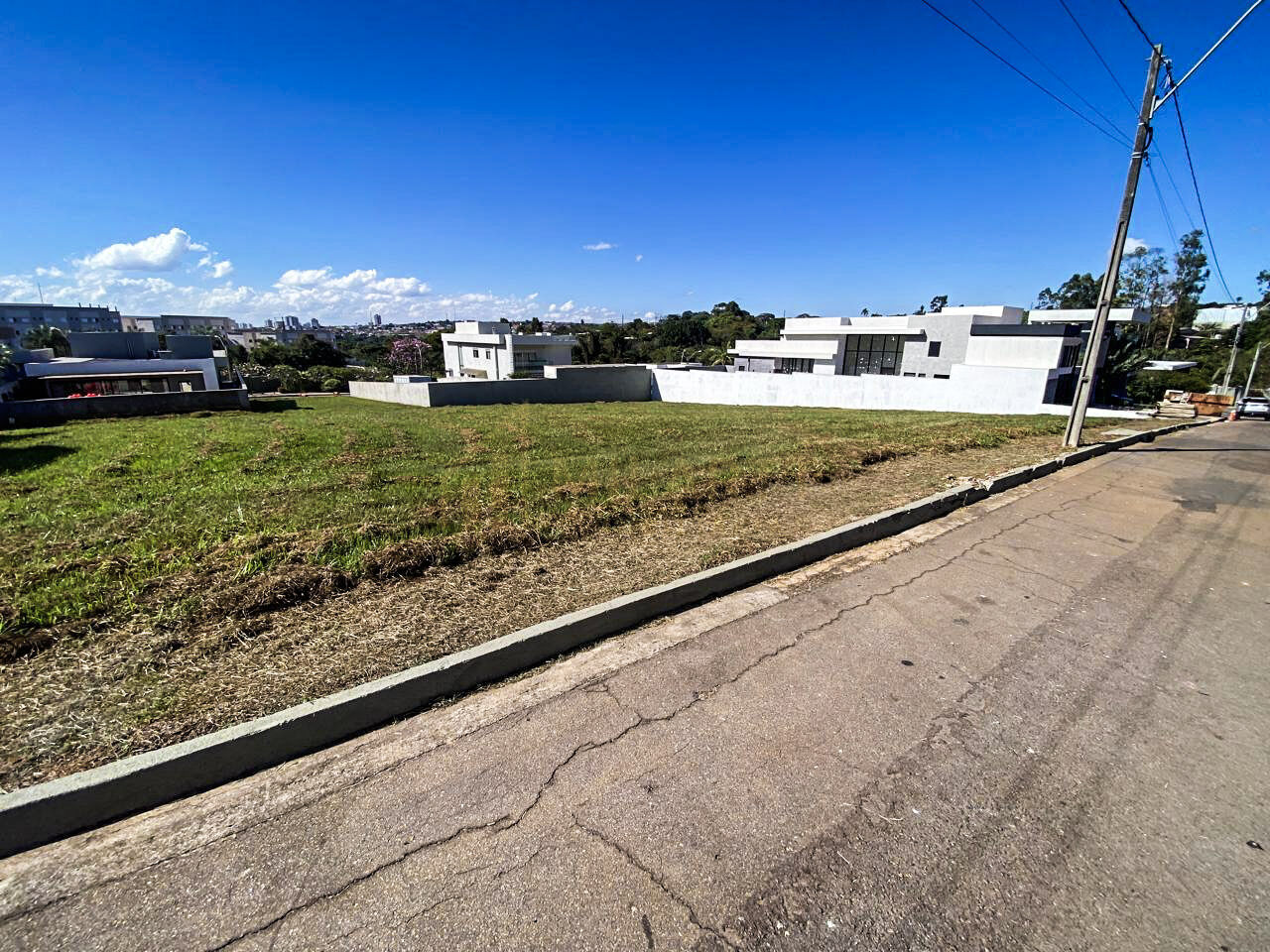 Terreno · em Condomínio