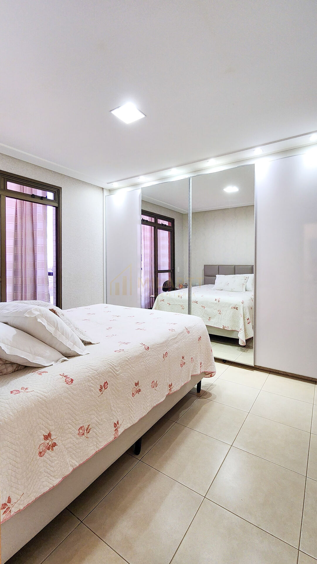 Apartamento · Alto Padrão — foto 24