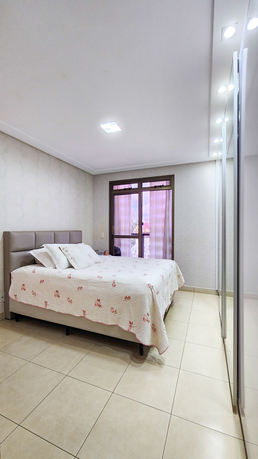 Apartamento · Alto Padrão — foto 22