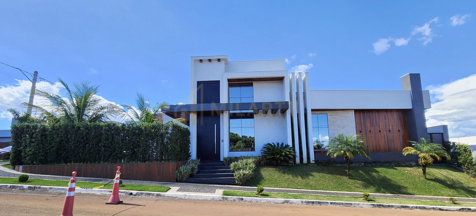 Casa · em Condomínio