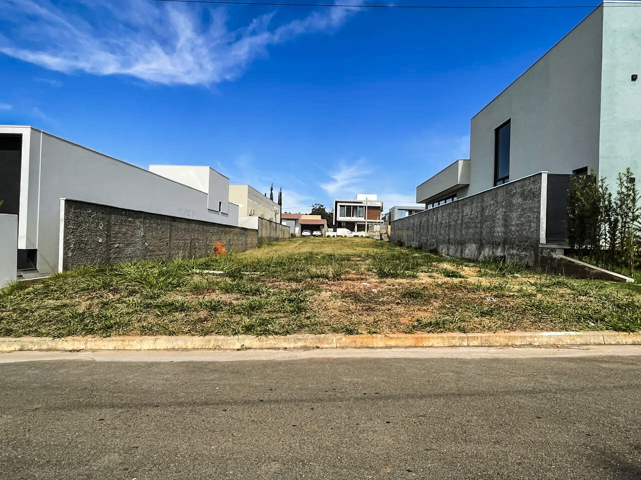 Terreno · em Condomínio — foto 2