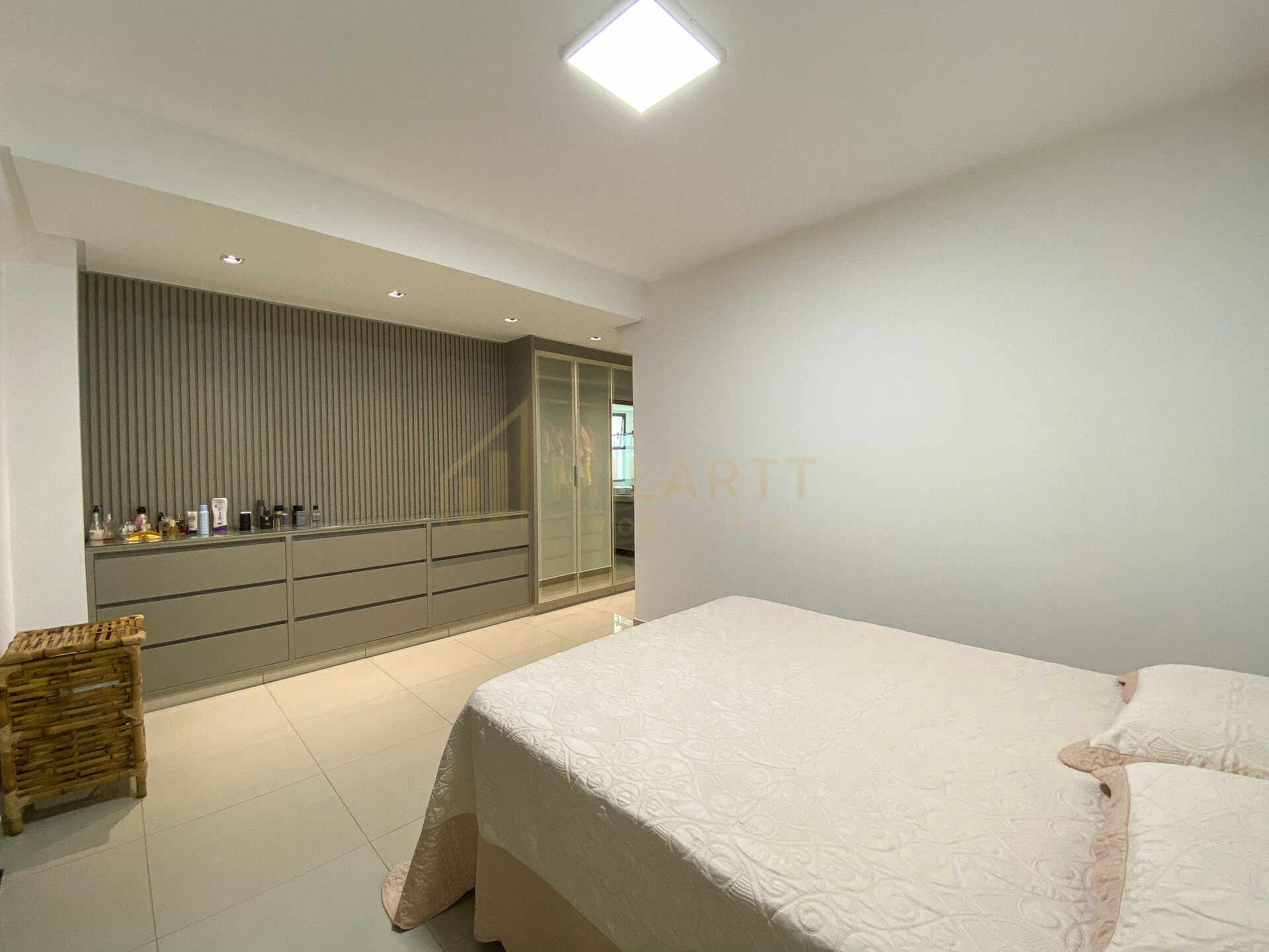 Apartamento · Alto Padrão — foto 13