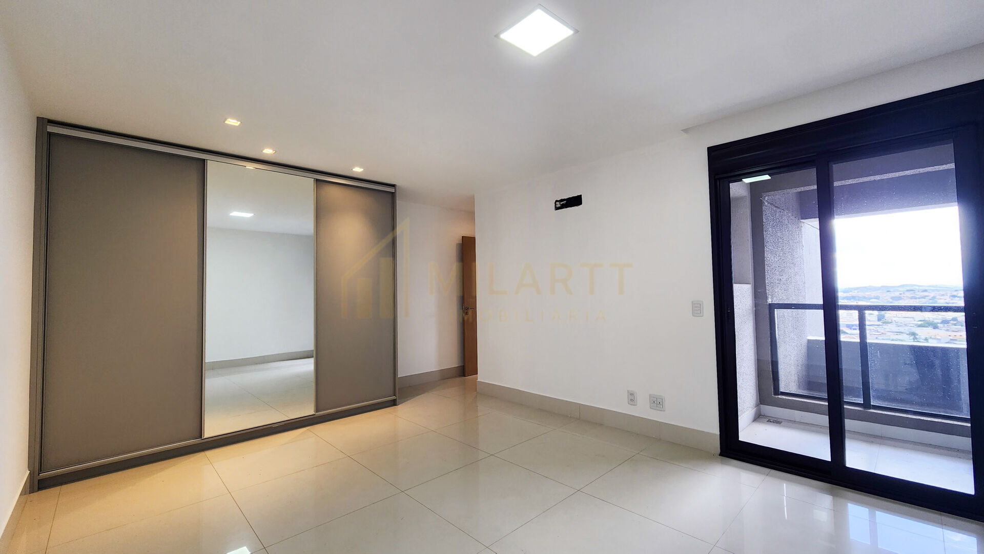 Apartamento · Alto Padrão — foto 14