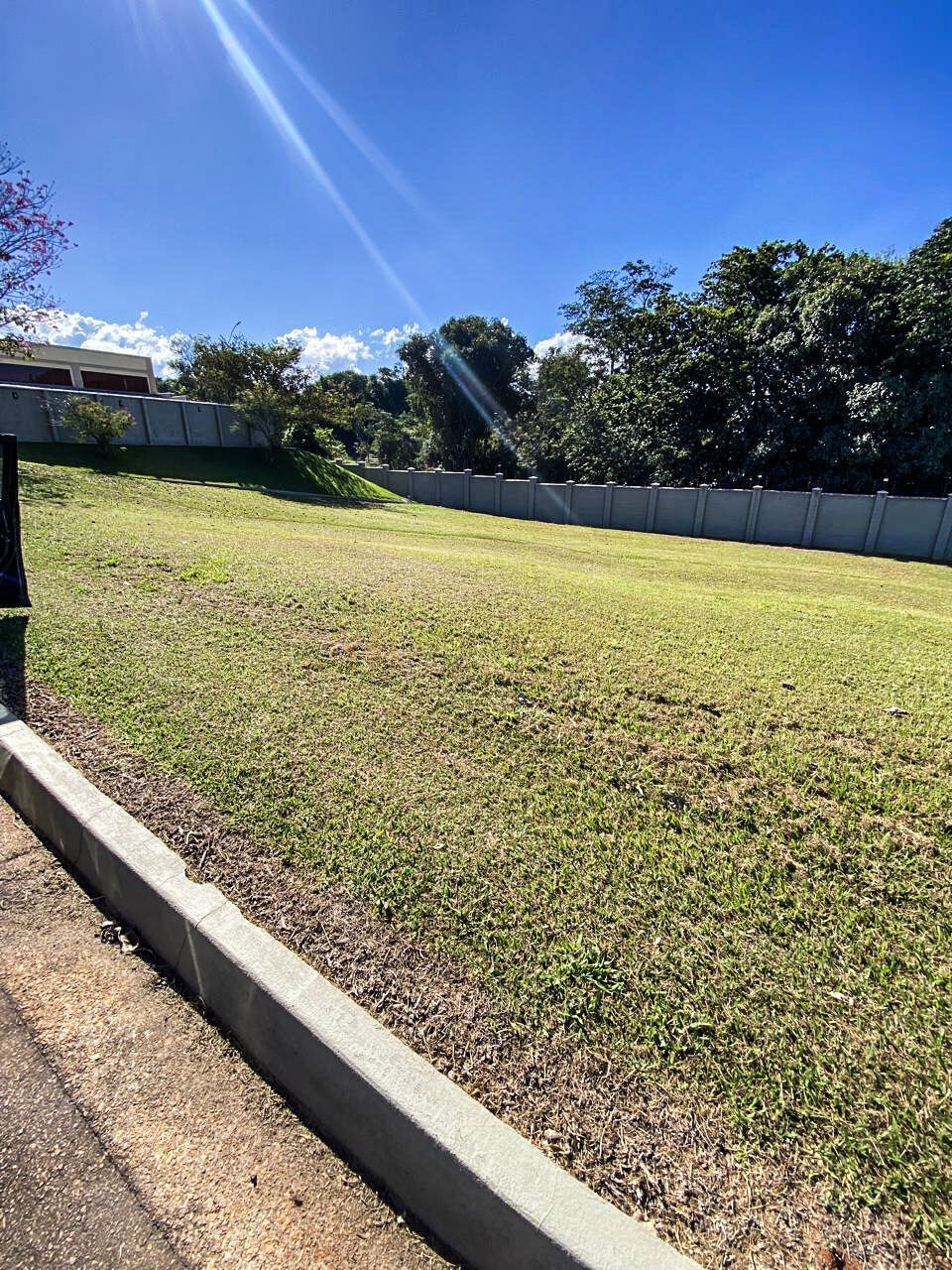 Terreno · em Condomínio