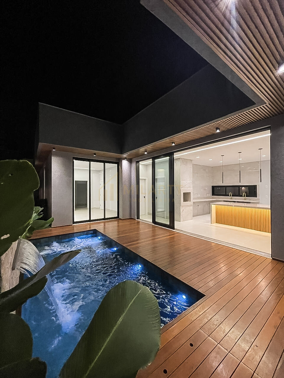 Casa · em Condomínio