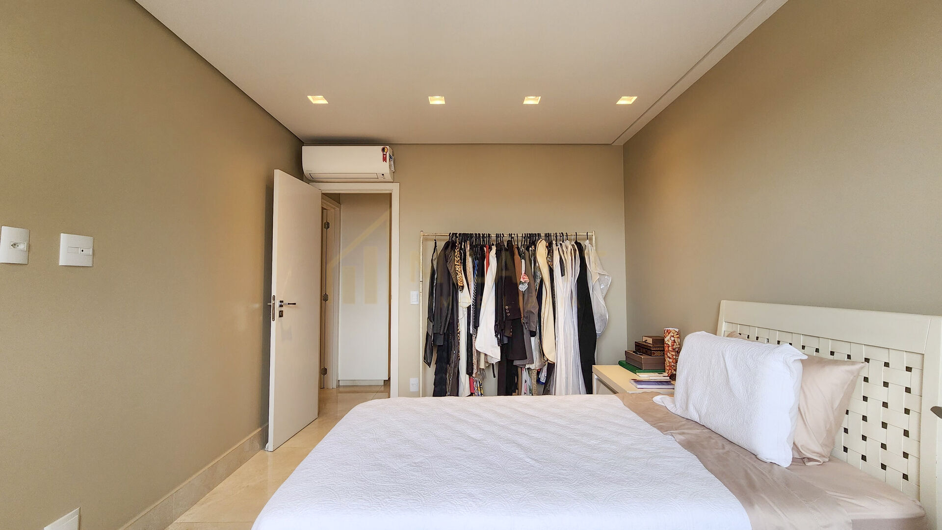 Apartamento · Alto Padrão — foto 29