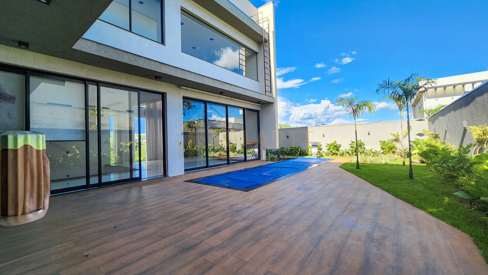 Casa · em Condomínio