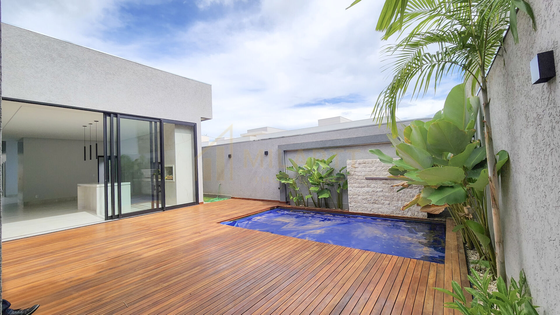 Casa · em Condomínio