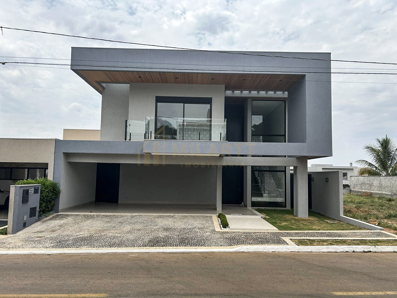 Casa · em Condomínio