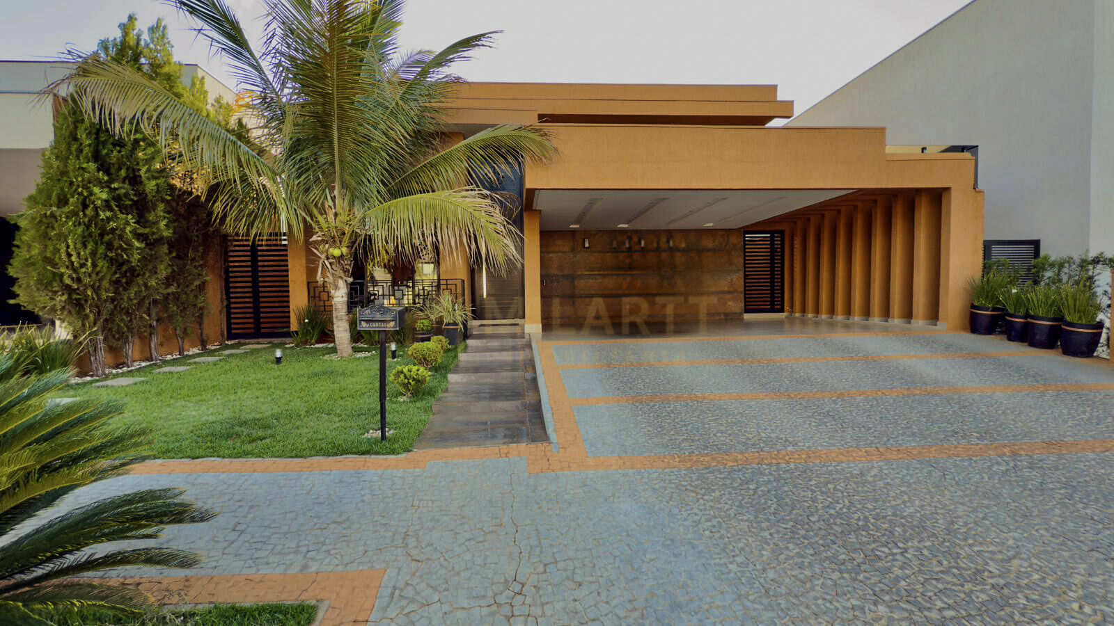 Casa · em Condomínio