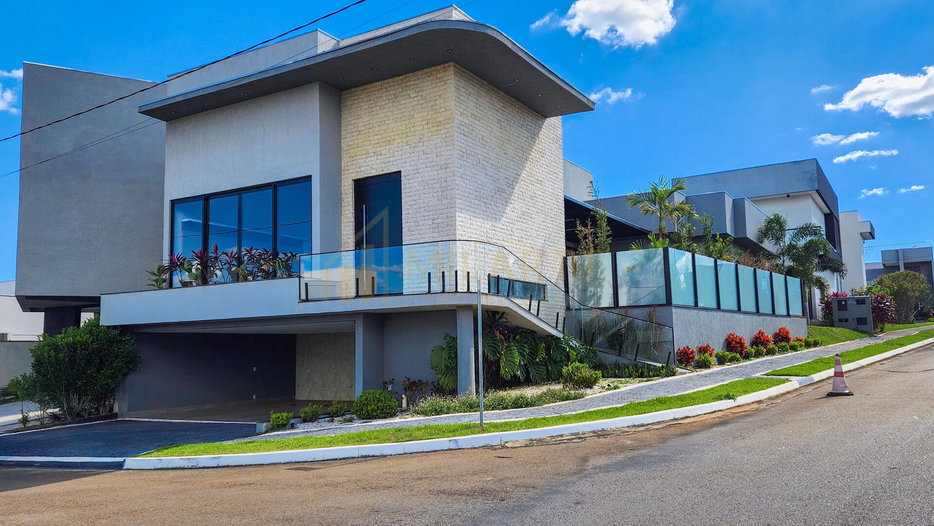 Casa · em Condomínio