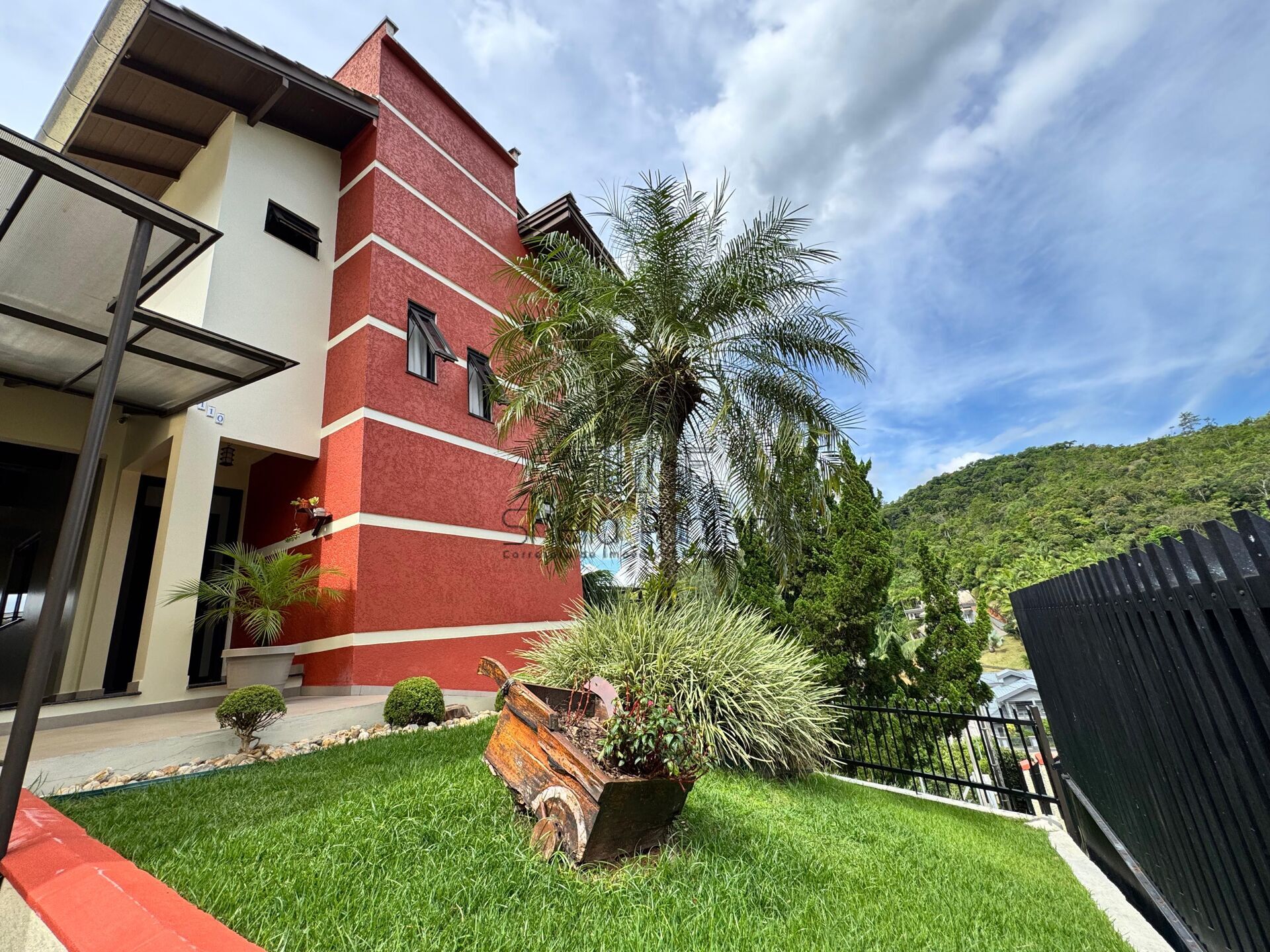 Casa de 3 quartos, 290m² no bairro Primeiro de Maio, em Brusque | Eu Corretor