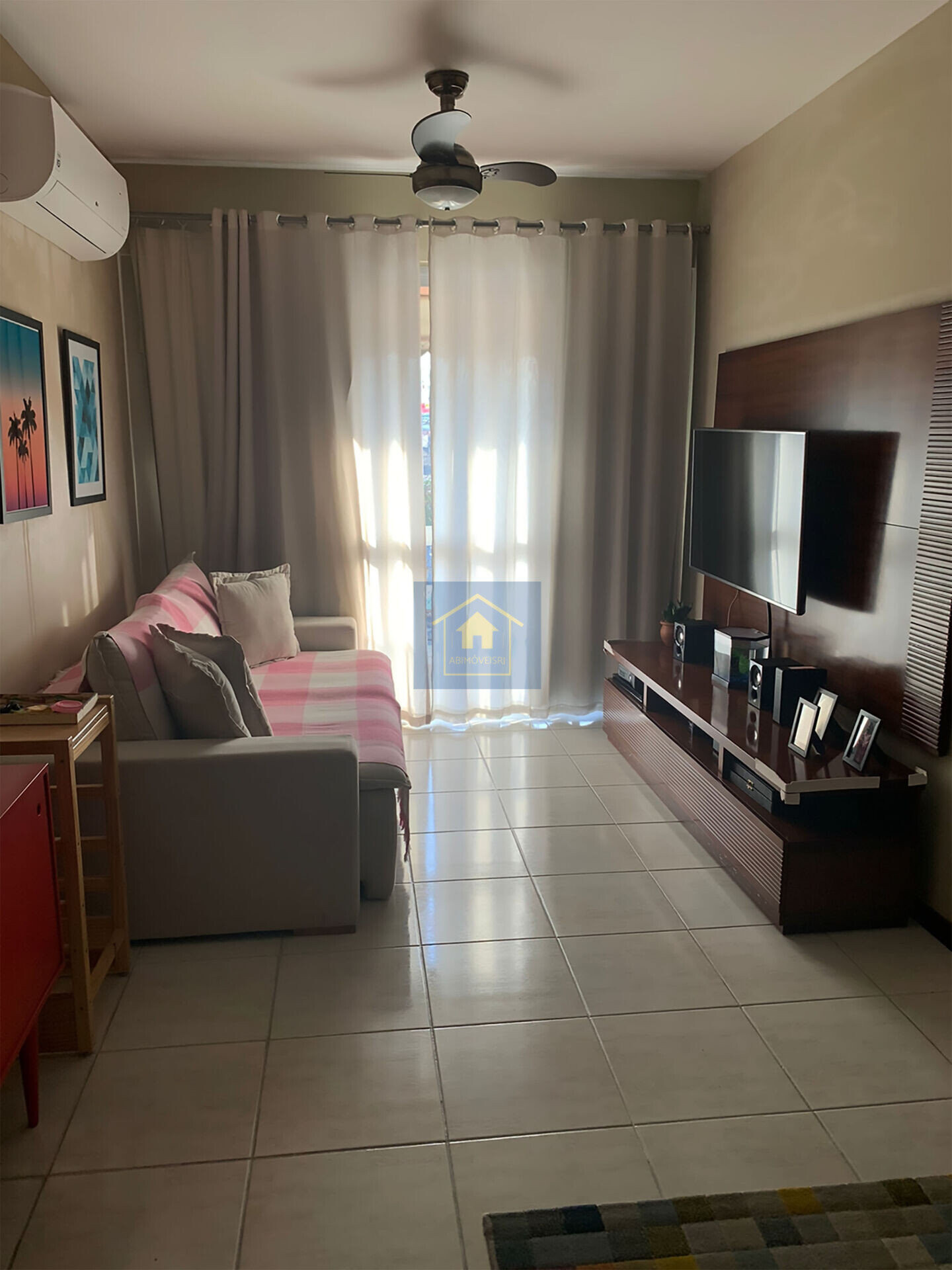 Apartamento à venda com 3 quartos, 77m² - Foto 1