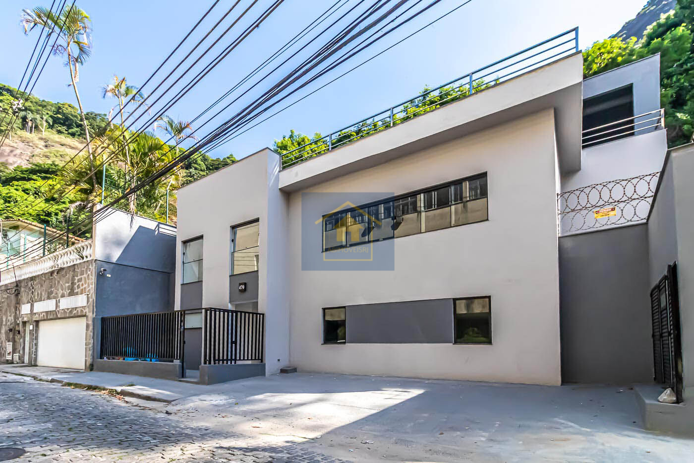 Casa à venda com 6 quartos, 677m² - Foto 1