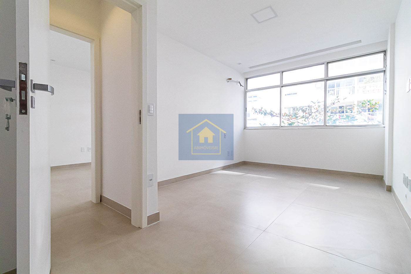 Apartamento à venda com 4 quartos, 155m² - Foto 9