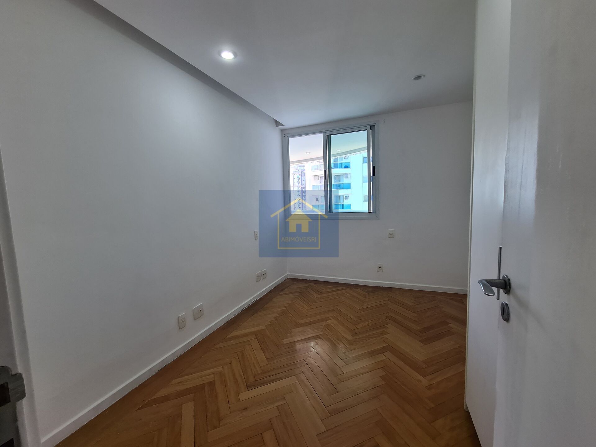 Apartamento à venda com 4 quartos, 151m² - Foto 19