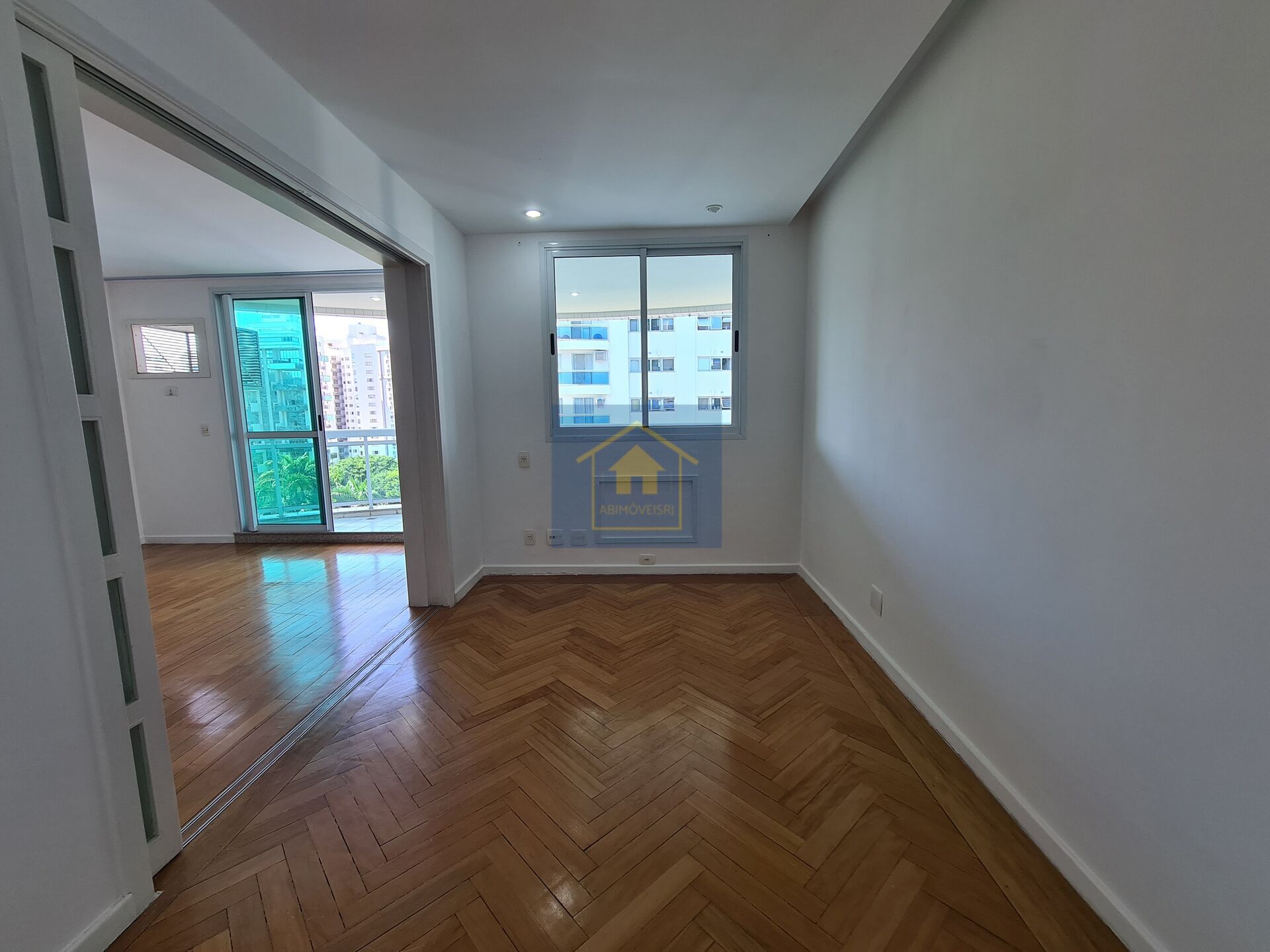 Apartamento à venda com 4 quartos, 151m² - Foto 17