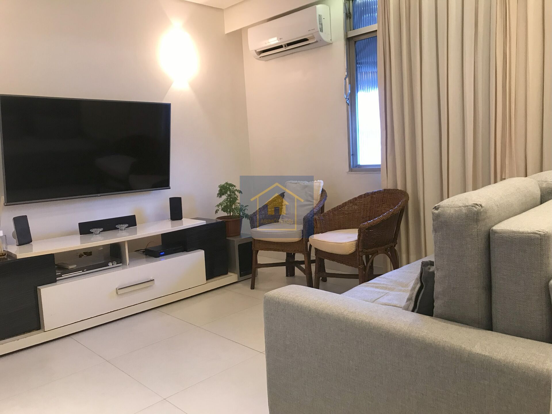 Apartamento à venda com 2 quartos, 55m² - Foto 1