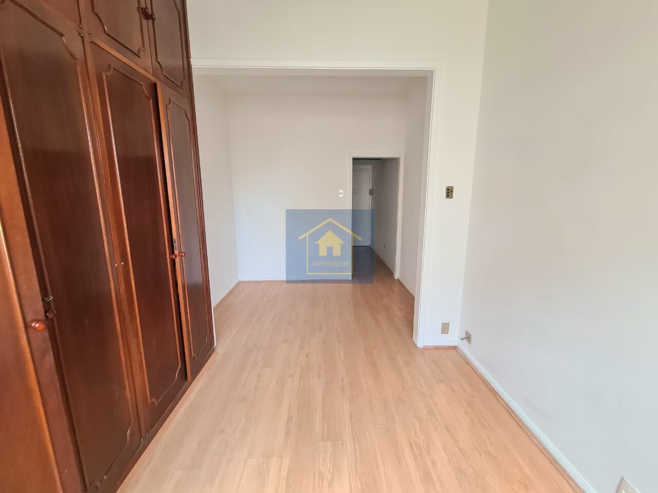 Apartamento à venda com 1 quarto, 33m² - Foto 3