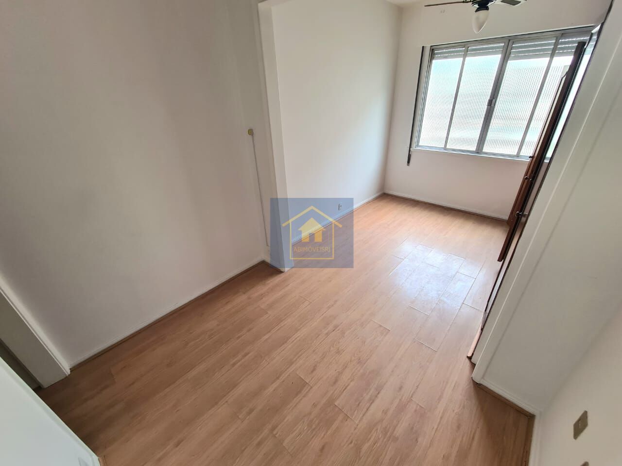 Apartamento à venda com 1 quarto, 33m² - Foto 1