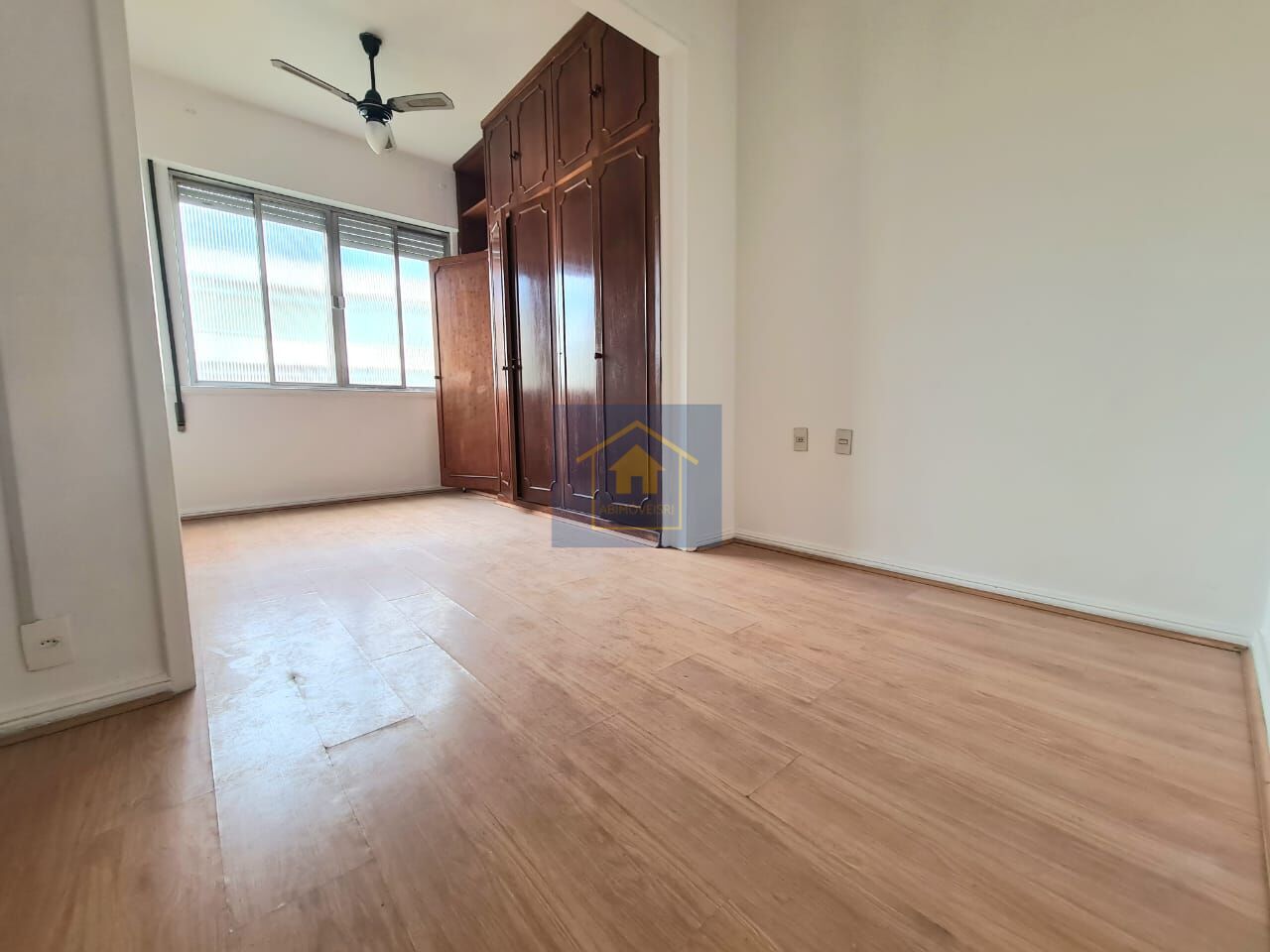 Apartamento à venda com 1 quarto, 33m² - Foto 2