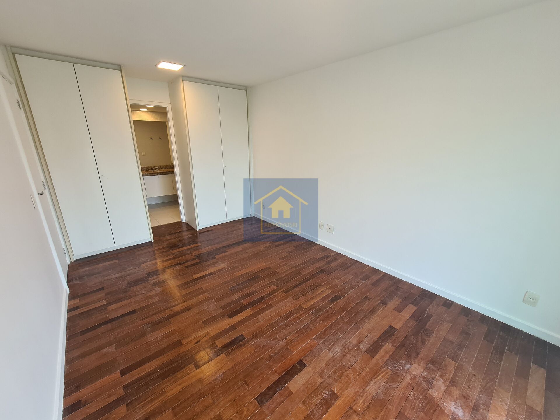 Apartamento à venda com 4 quartos, 157m² - Foto 25