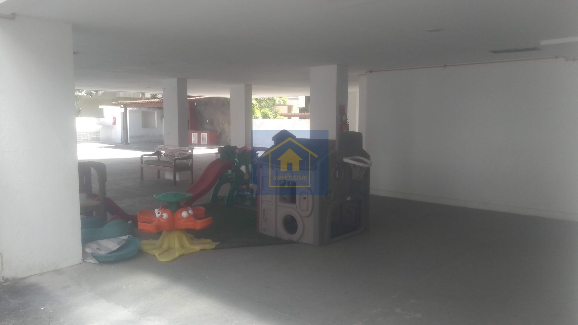 Apartamento à venda com 2 quartos, 65m² - Foto 26