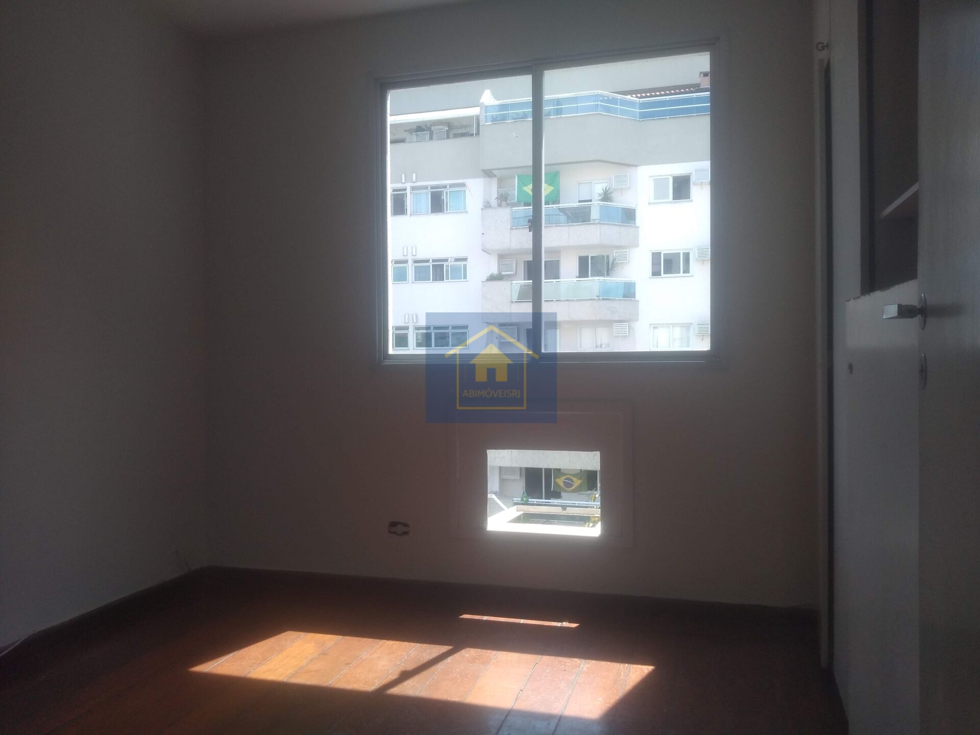 Apartamento à venda com 2 quartos, 65m² - Foto 11