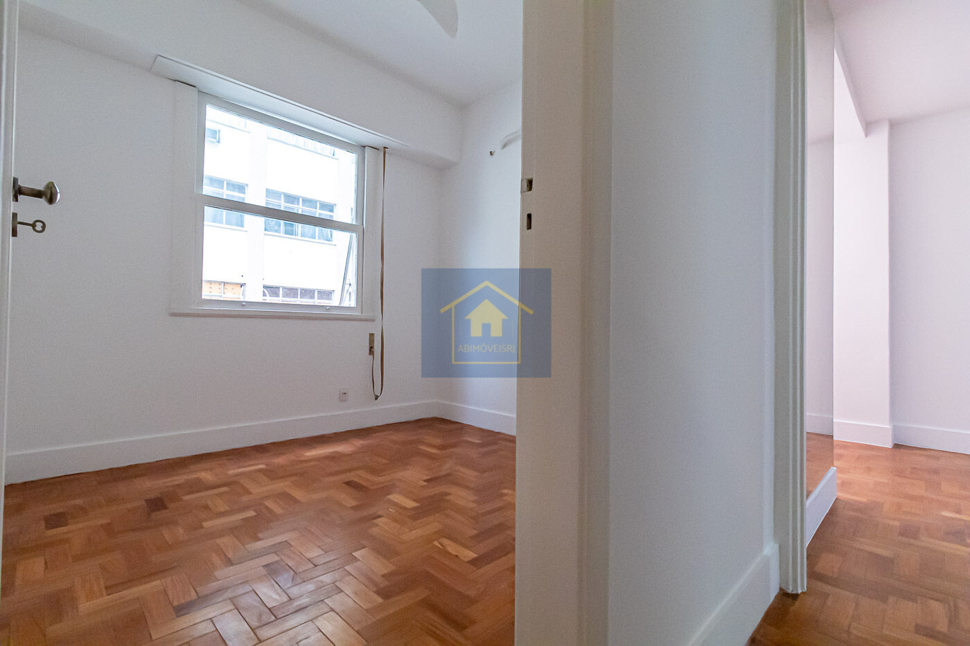 Apartamento à venda com 3 quartos, 90m² - Foto 4