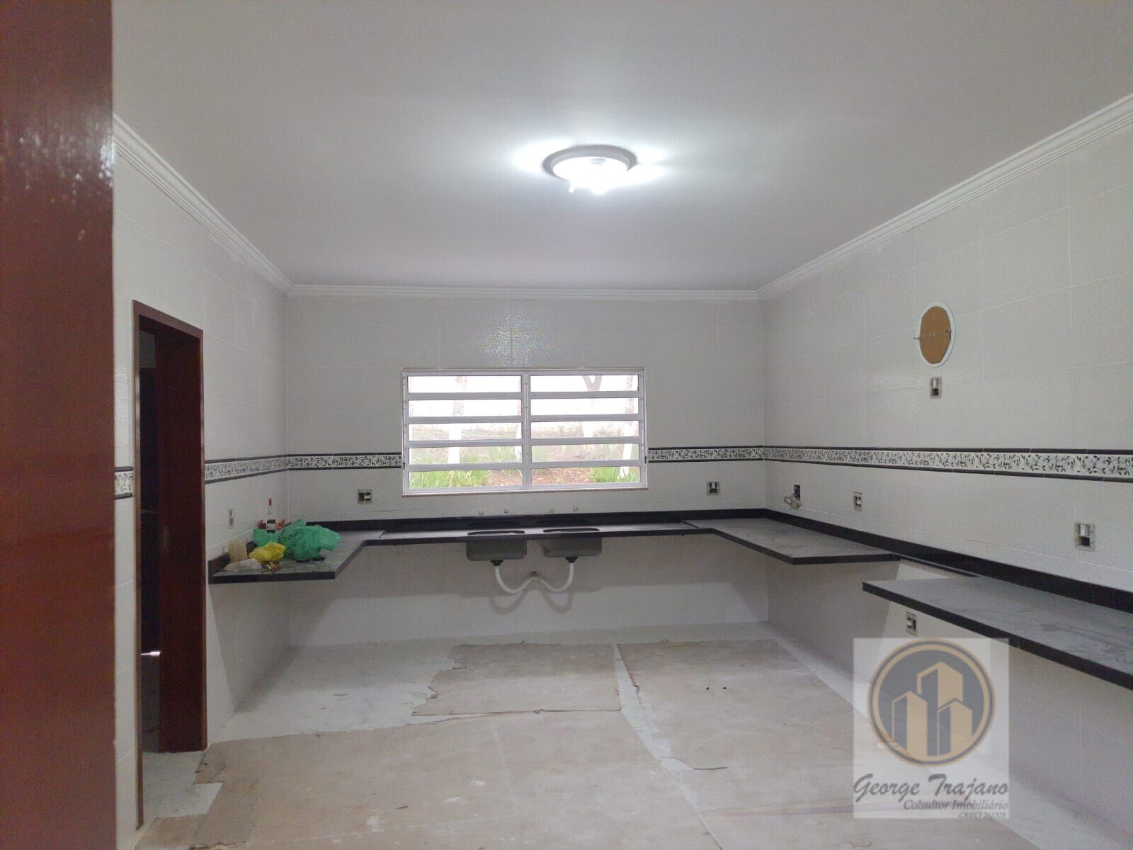 Casa para alugar com 6 quartos, 520m² - Foto 31