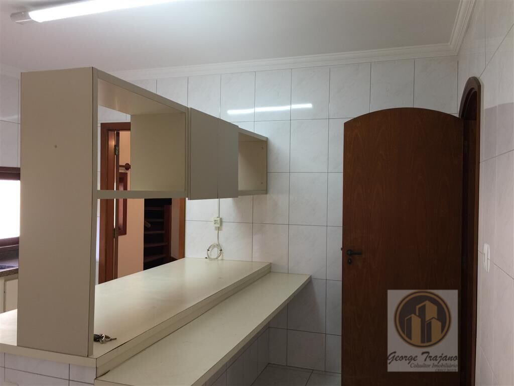 Casa para alugar com 3 quartos, 207m² - Foto 18