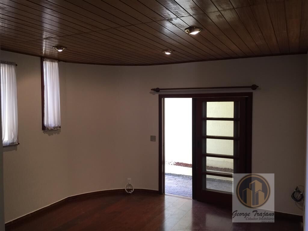 Casa para alugar com 3 quartos, 207m² - Foto 8