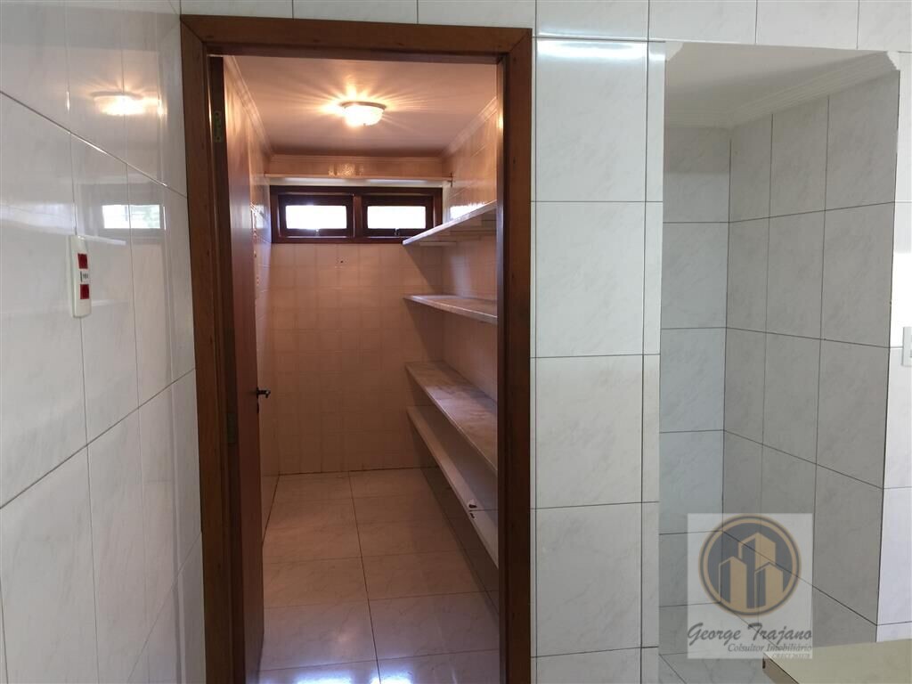 Casa para alugar com 3 quartos, 207m² - Foto 14