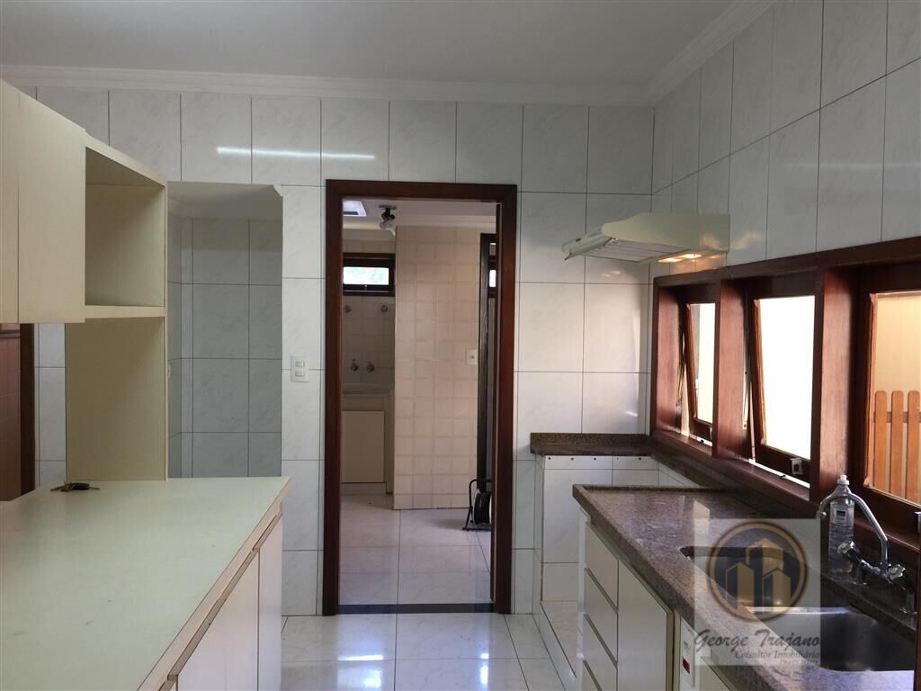 Casa para alugar com 3 quartos, 207m² - Foto 12