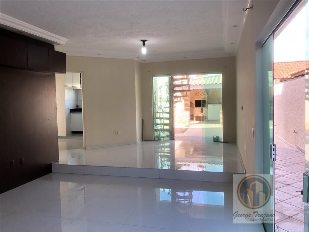 Casa para alugar com 4 quartos, 360m² - Foto 3