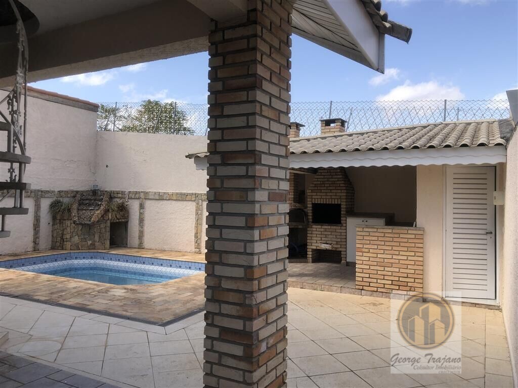 Casa para alugar com 4 quartos, 360m² - Foto 4