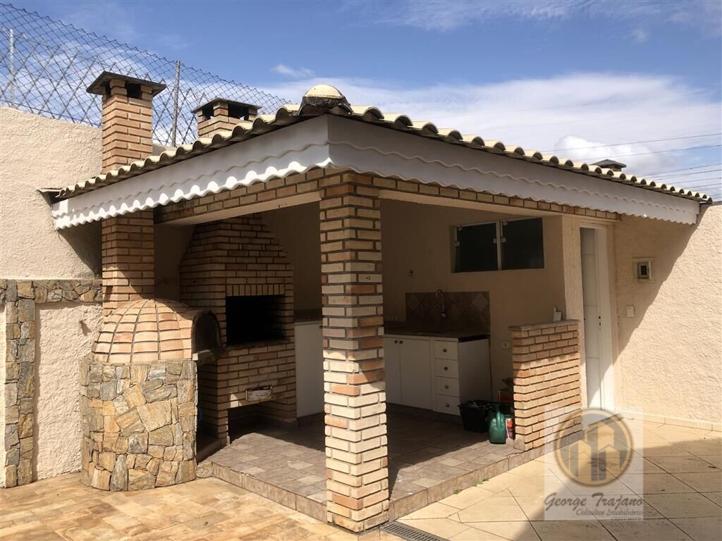 Casa para alugar com 4 quartos, 360m² - Foto 2