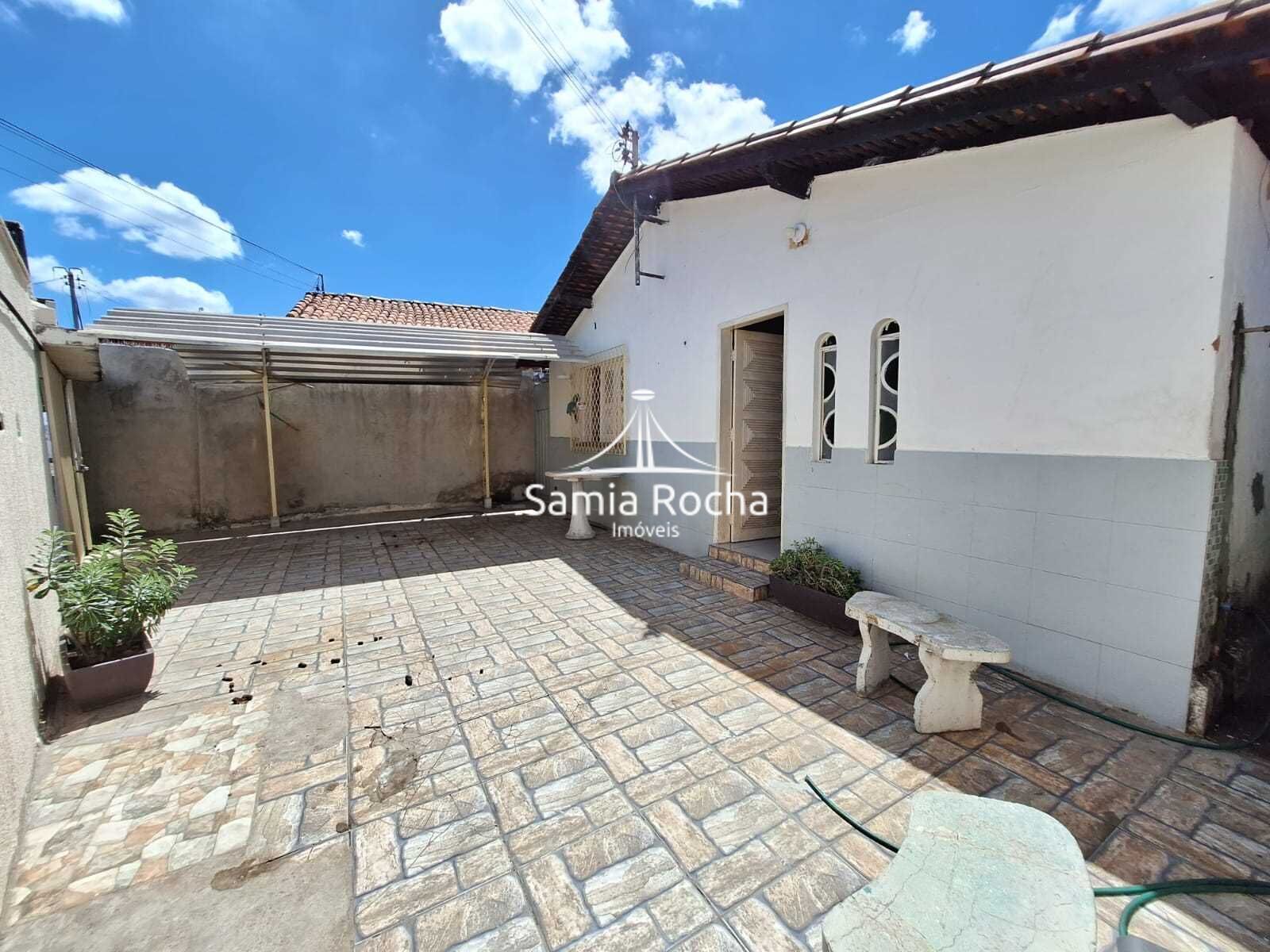 Casa à venda com 3 quartos, 100m² - Foto 2