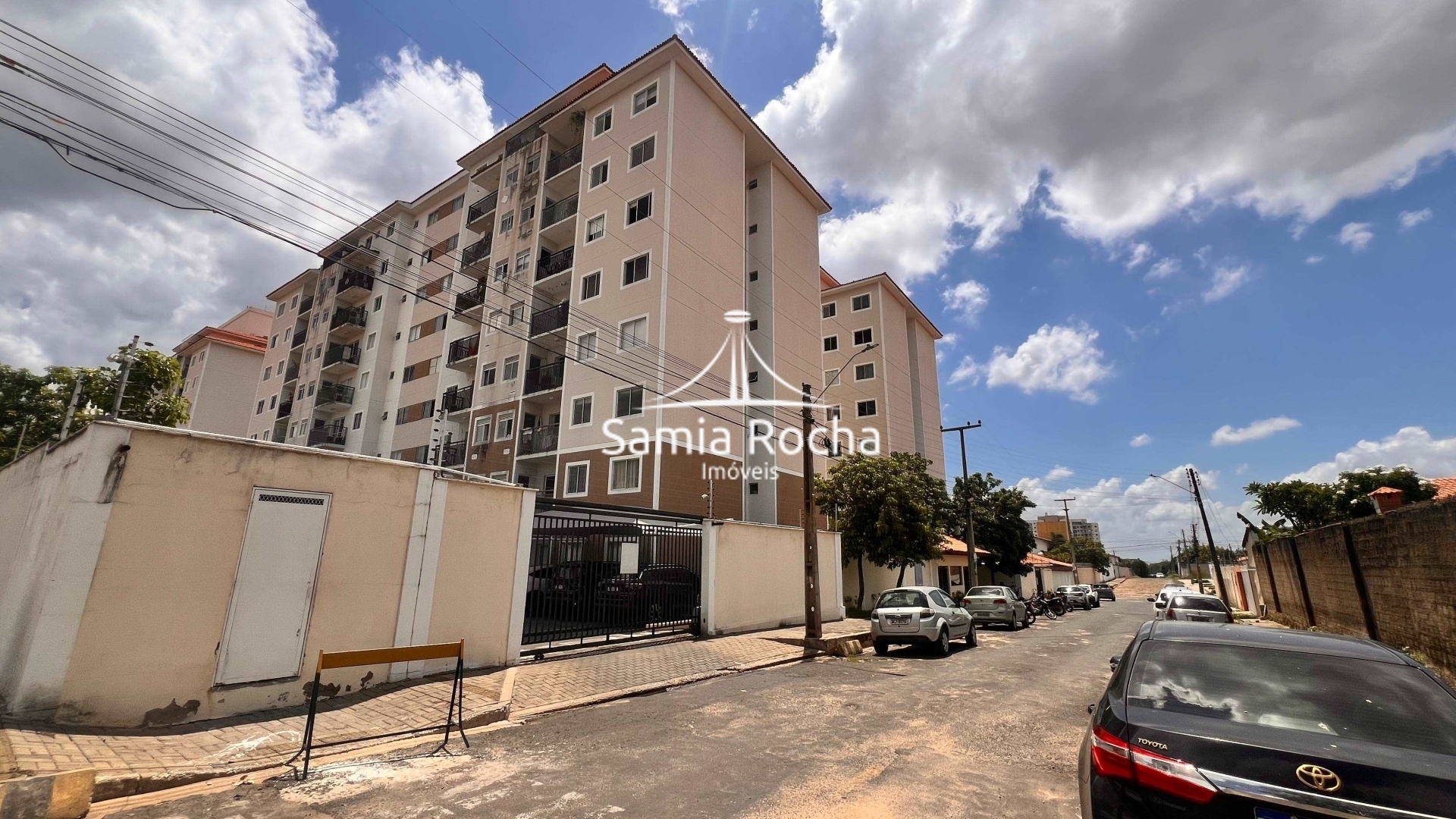 Apartamento à venda com 3 quartos, 75m² - Foto 1