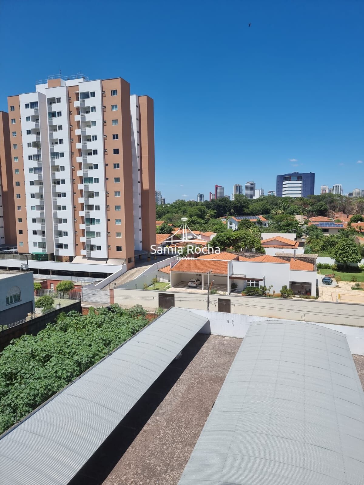 Apartamento à venda com 3 quartos, 75m² - Foto 2