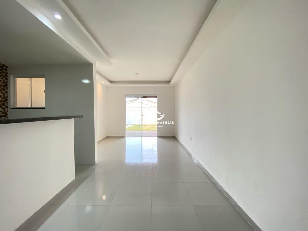 Casa à venda com 2 quartos, 70m² - Foto 12