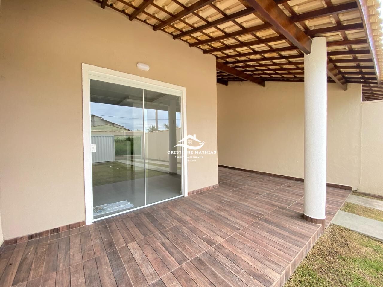 Casa à venda com 2 quartos, 70m² - Foto 3